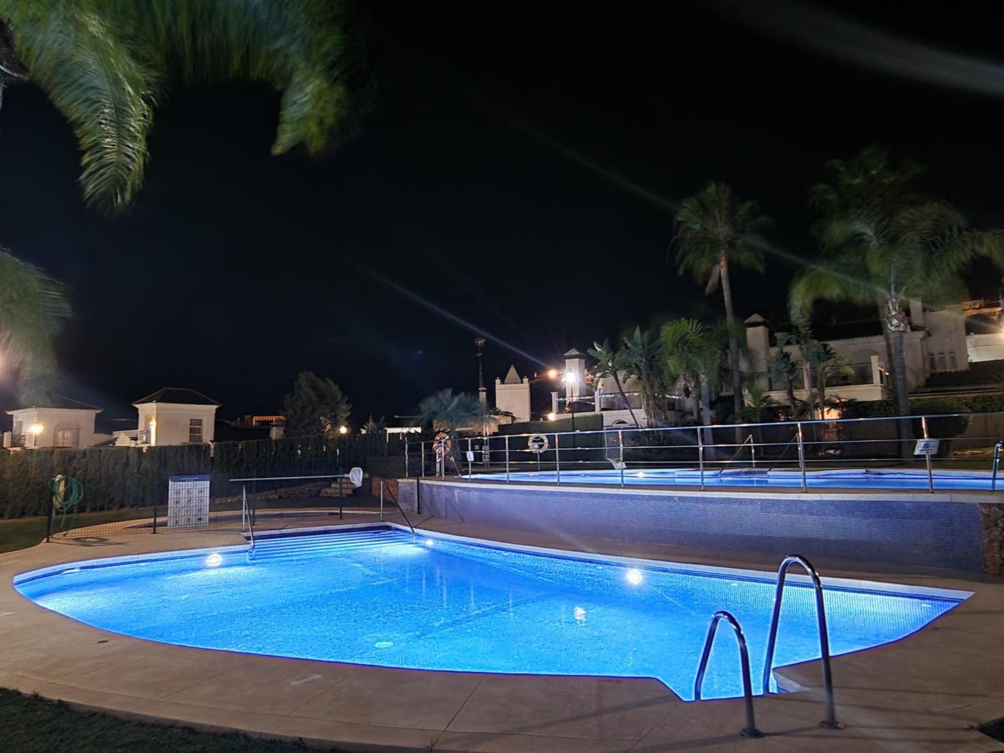 Apartamento Sun & Palms - Cozy Flat In Quiet Neighbourhood With A Great Pool Area Málaga Exterior foto