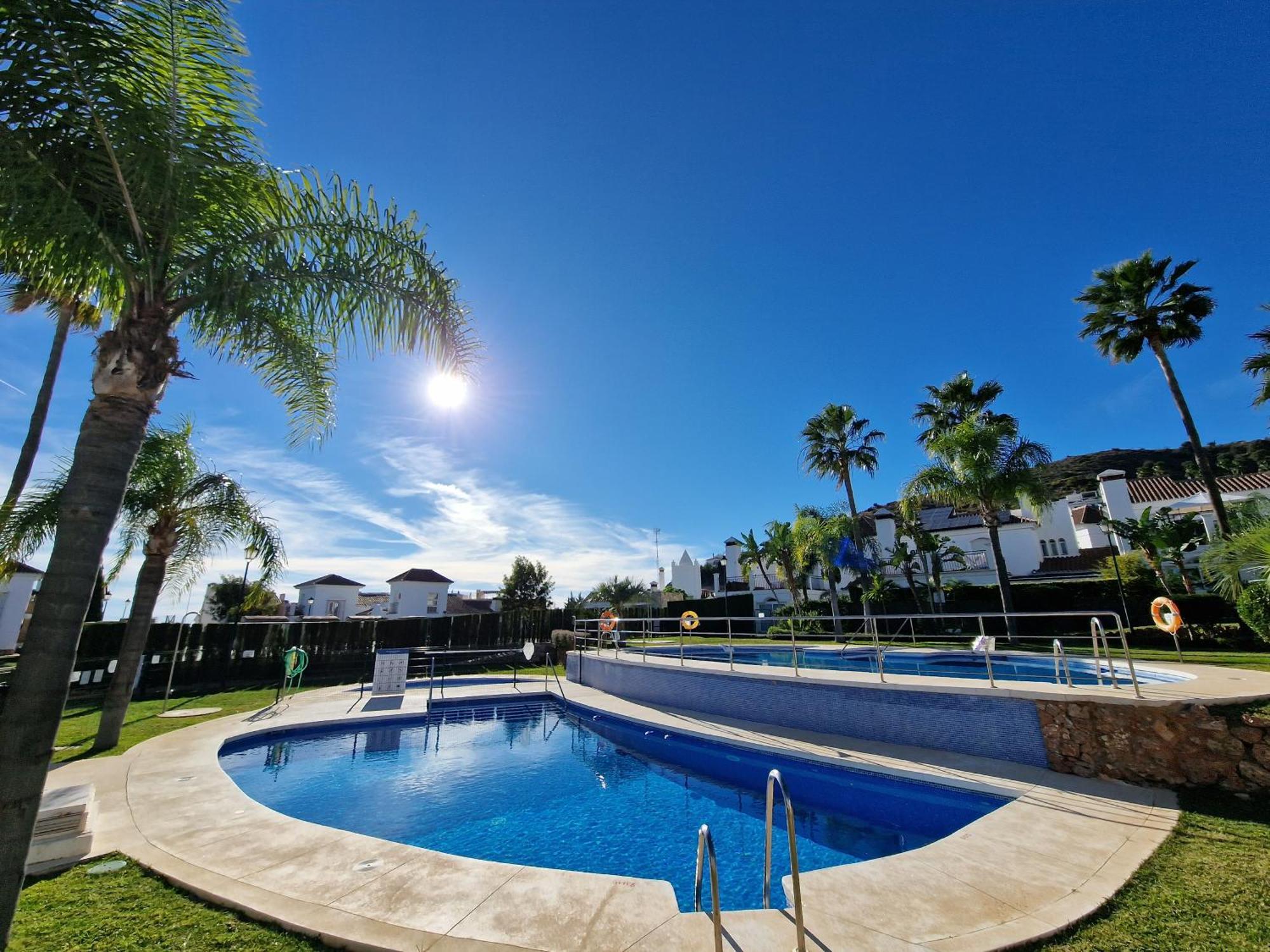 Apartamento Sun & Palms - Cozy Flat In Quiet Neighbourhood With A Great Pool Area Málaga Exterior foto